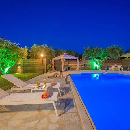 别墅 Eleni's Family *