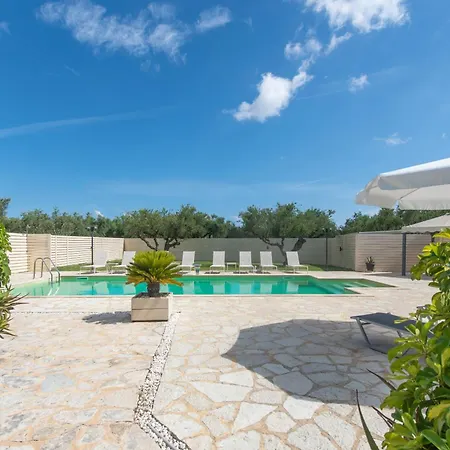 别墅 Eleni's Family