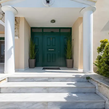 Eleni's Family 别墅 *