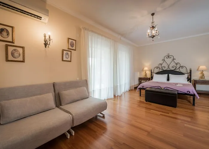 Eleni's Family Villa