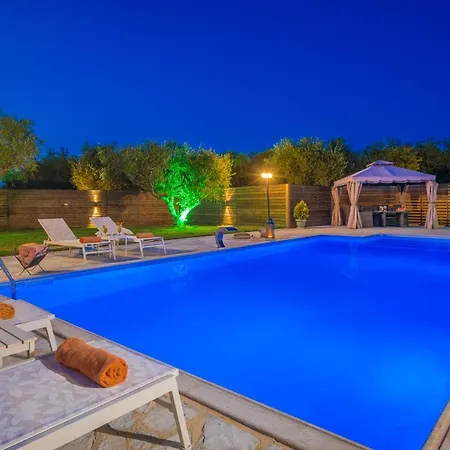 Eleni's Family Laganas