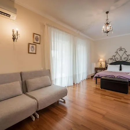 Eleni's Family Villa