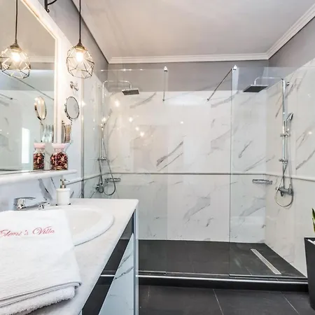 Eleni's Family * Laganas