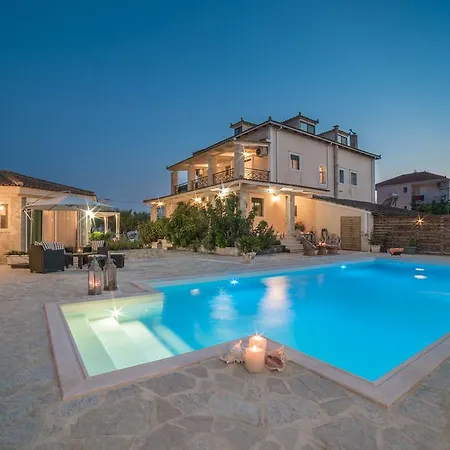 Eleni's Family Villa