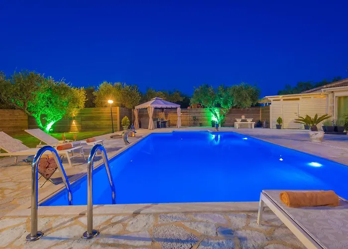 Eleni's Family Villa *