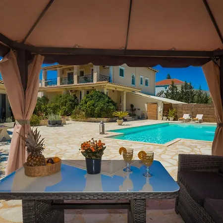 Eleni's Family * Λαγανάς