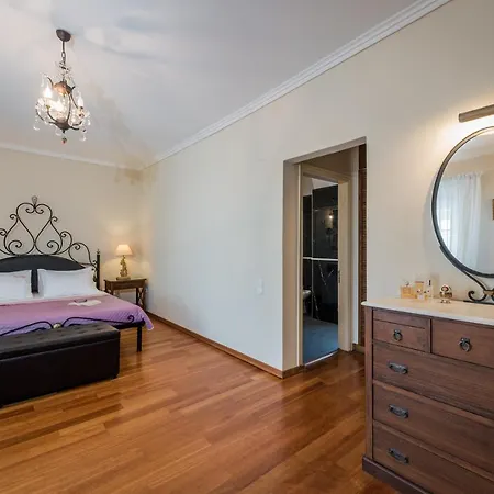 Βίλα Eleni's Family