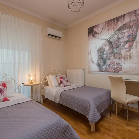 Eleni's Family * Лаганас