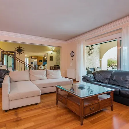 Eleni's Family Вилла *