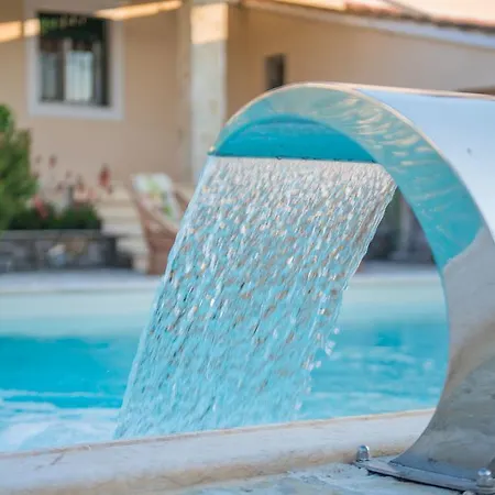 Eleni's Family Вилла